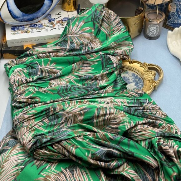 🆕 BRONX & BANCO 🧿 NWOT Jafari Havana Cut Out Gown, Vibrant Green - Sz XS/US 2 - Picture 14 of 16